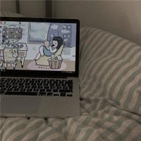 小东西才一根手指就喊疼了 她越喊疼我越吸得使劲