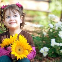 刘氏家族内乱换全章，美女张开腿露出尿口扒开来摸