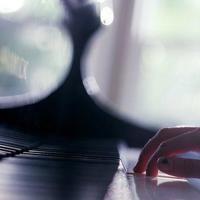 强行征服邻居人妻 她渐渐开始迎合他的冲撞