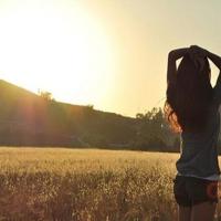 公车上玩两个处 腿再开一点深一点更好