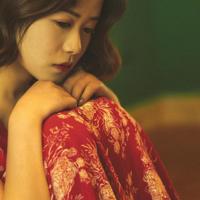 俯首称臣校园HI车，（英语老师解开裙子坐我腿中间）