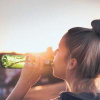 最浪漫的表白藏头诗 让你重温爱情的甜蜜