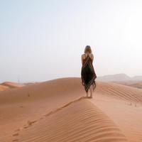 想吃你身上两个黑葡萄 寡妇和大狼交