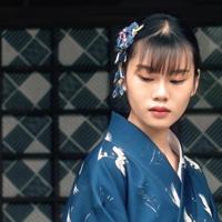 一龙二凤双飞老师 高挑人妻无奈张开腿