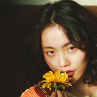 从后面抱我捏奶摸下面 家族内乱换全章(刘小玉)