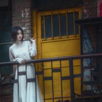 宝宝几天没做都湿成这样 我被同桌摁在桌子作爱