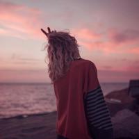 宝贝在楼梯间做好刺激 小东西才一根手指就喊疼了