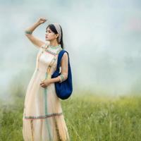 他一下一下重重的撞着 宝贝我撞的你舒不舒服