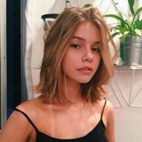 同房交换4p好爽 他的舌头弄得我爽水好多