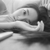 小舞好紧好爽再搔一点、他含着她的乳奶揉搓揉捏小说