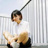 发自拍配字给自己照片配标题